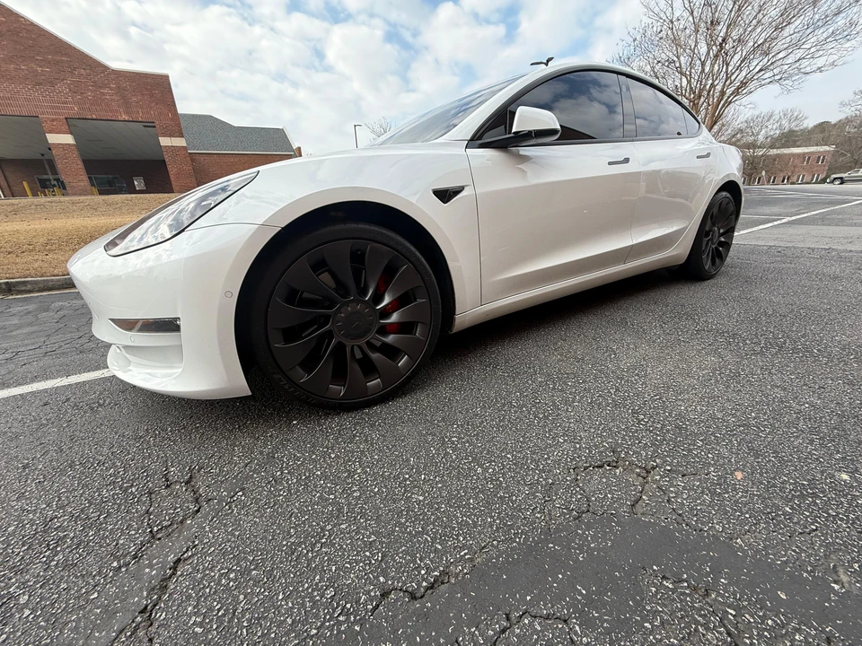 2022 Tesla Model 3 Performance - Image 12 of 31