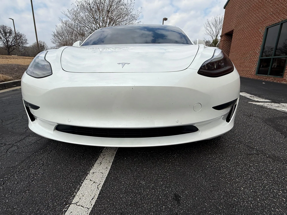 2022 Tesla Model 3 Performance - Image 8 of 31