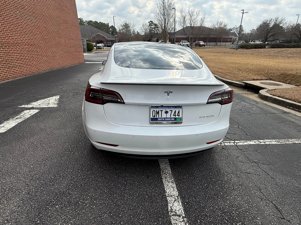2022 Tesla Model 3 Performance - Image 19 of 31