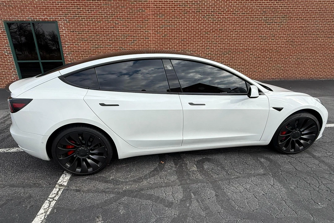 2022 Tesla Model 3 Performance - Image 3 of 31