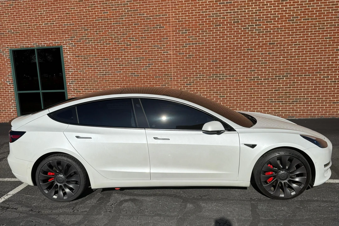 2022 Tesla Model 3 Performance - Image 28 of 31