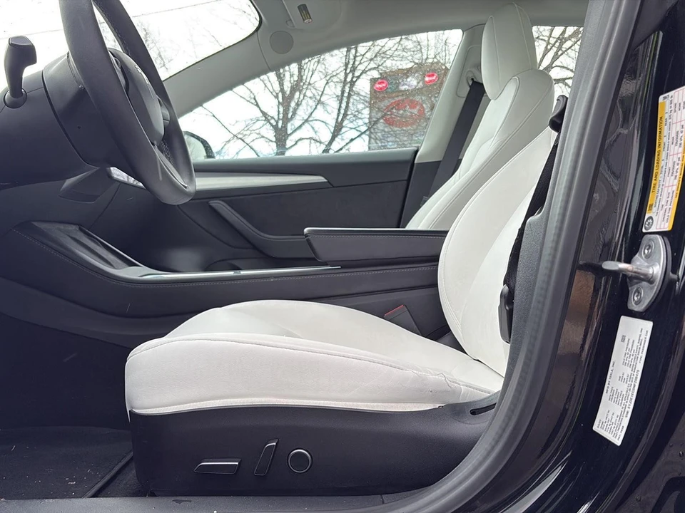 2022 Tesla Model 3 Performance - Image 14 of 21