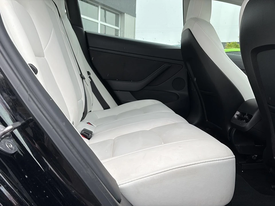2022 Tesla Model 3 Performance - Image 20 of 21
