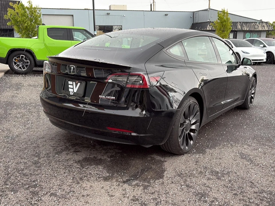2022 Tesla Model 3 Performance - Image 8 of 21