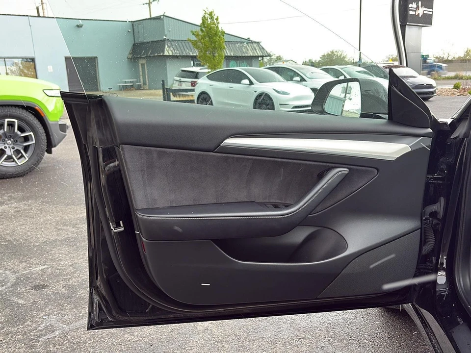 2022 Tesla Model 3 Performance - Image 12 of 21
