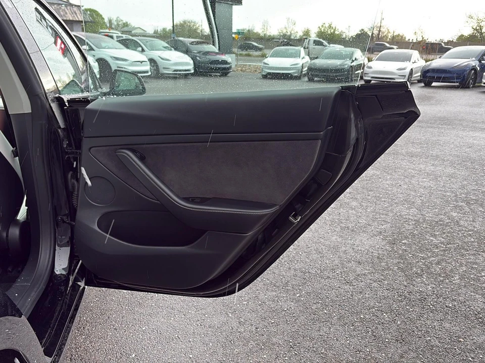 2022 Tesla Model 3 Performance - Image 18 of 21