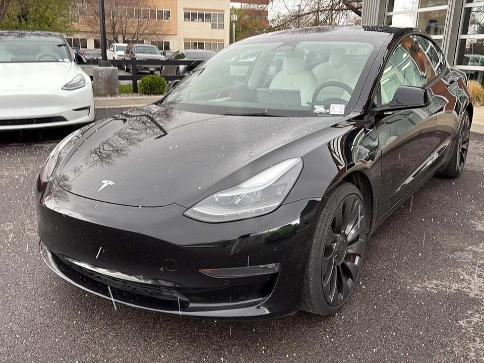2022 Tesla Model 3 Performance - Image 4 of 21