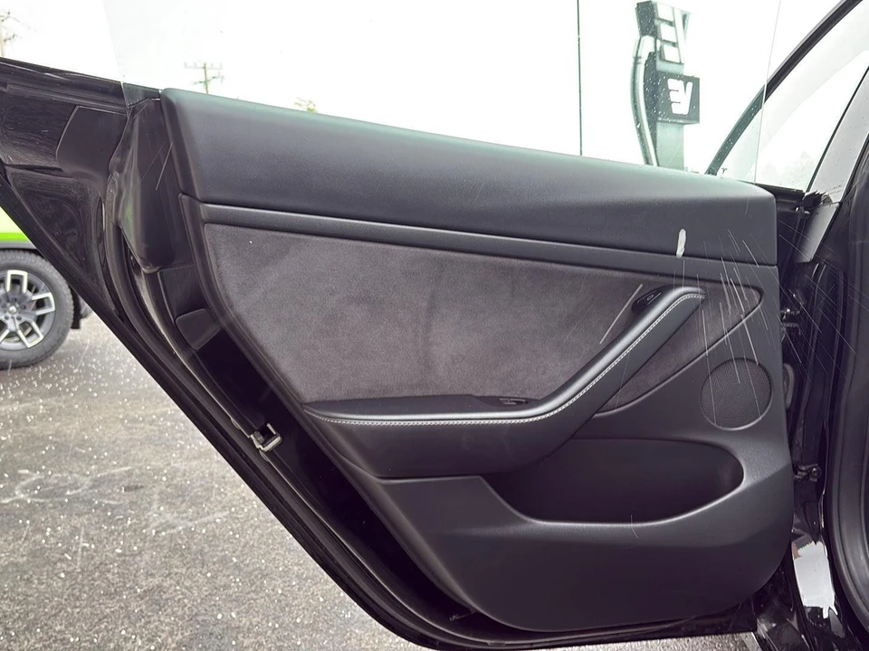 2022 Tesla Model 3 Performance - Image 15 of 21
