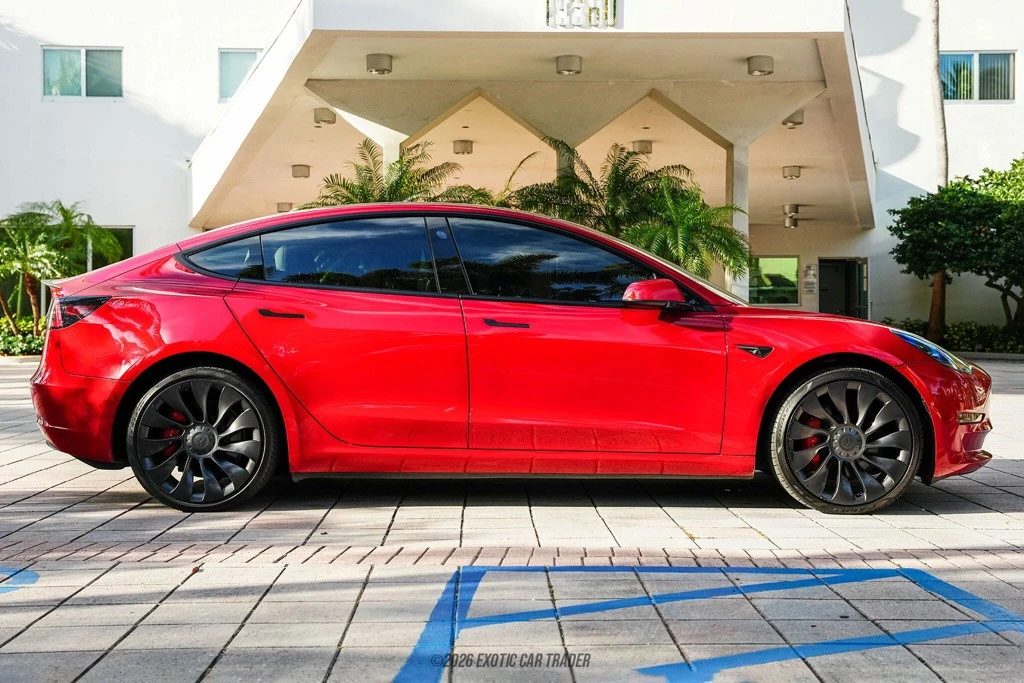 2022 Tesla Model 3 Performance - Image 9 of 12