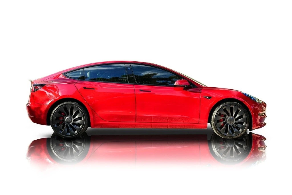 2022 Tesla Model 3 Performance - Image 2 of 12