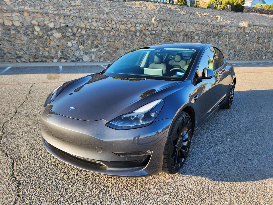 2022 Tesla Model 3 Performance - Image 14 of 31