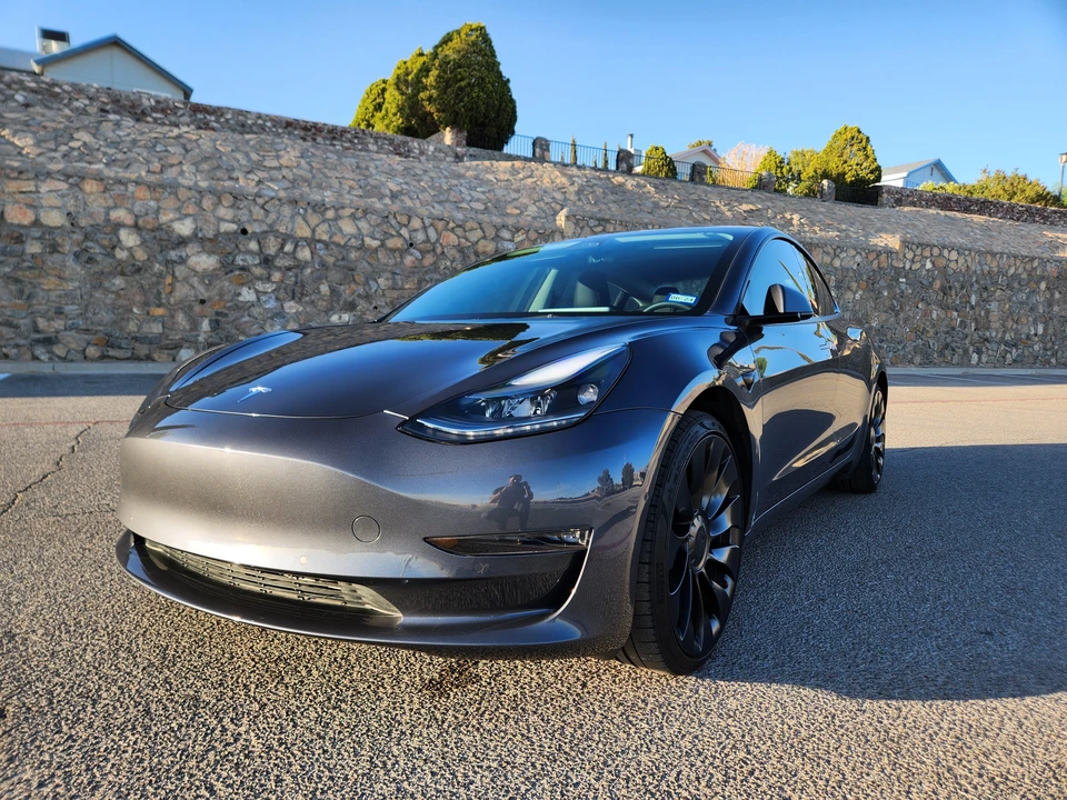 2022 Tesla Model 3 Performance - Image 11 of 31