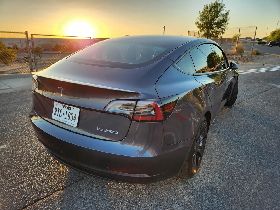 2022 Tesla Model 3 Performance - Image 23 of 31