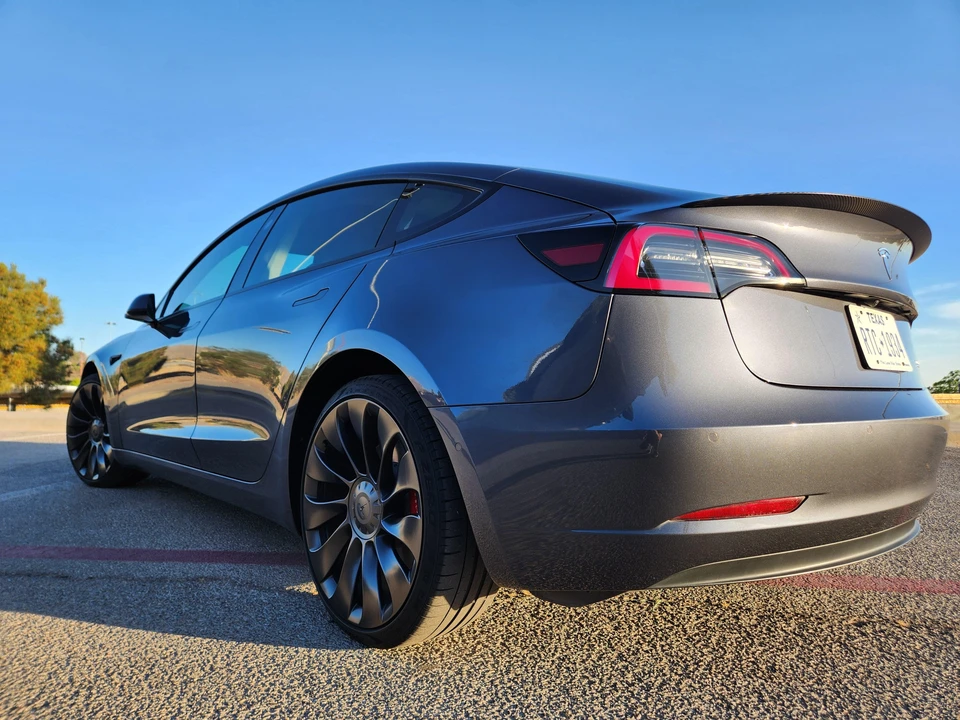 2022 Tesla Model 3 Performance - Image 19 of 31