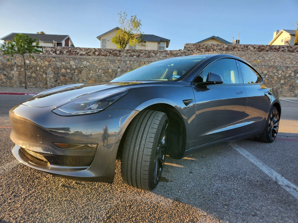 2022 Tesla Model 3 Performance - Image 16 of 31