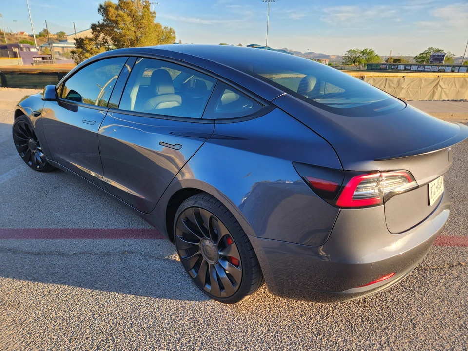 2022 Tesla Model 3 Performance - Image 20 of 31