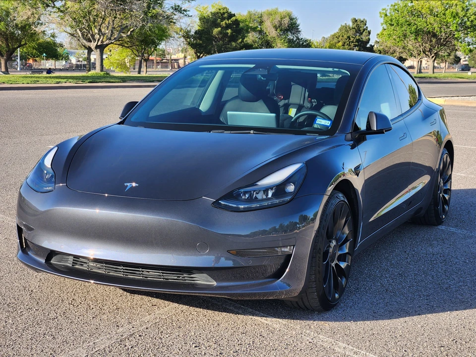 2022 Tesla Model 3 Performance - Image 12 of 31