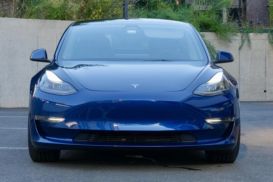 2022 Tesla Model 3 Performance - Image 2 of 31