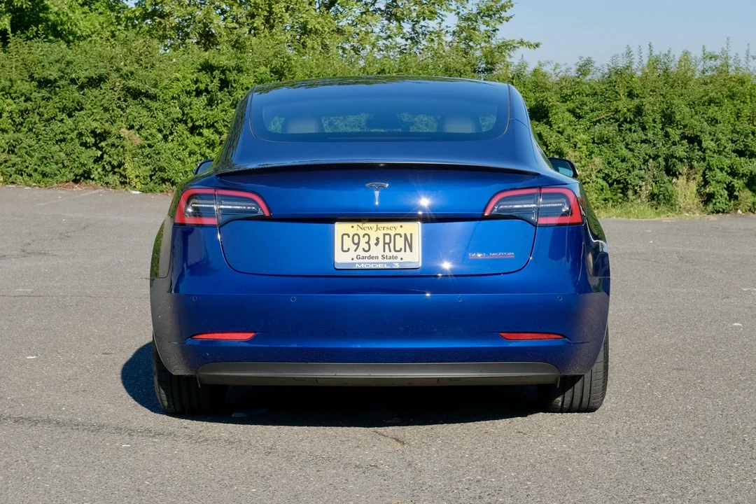 2022 Tesla Model 3 Performance - Image 12 of 31