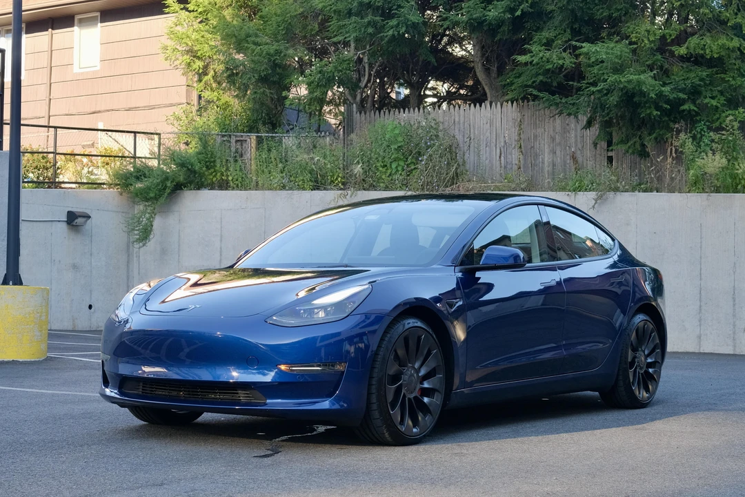 2022 Tesla Model 3 Performance - Image 6 of 31