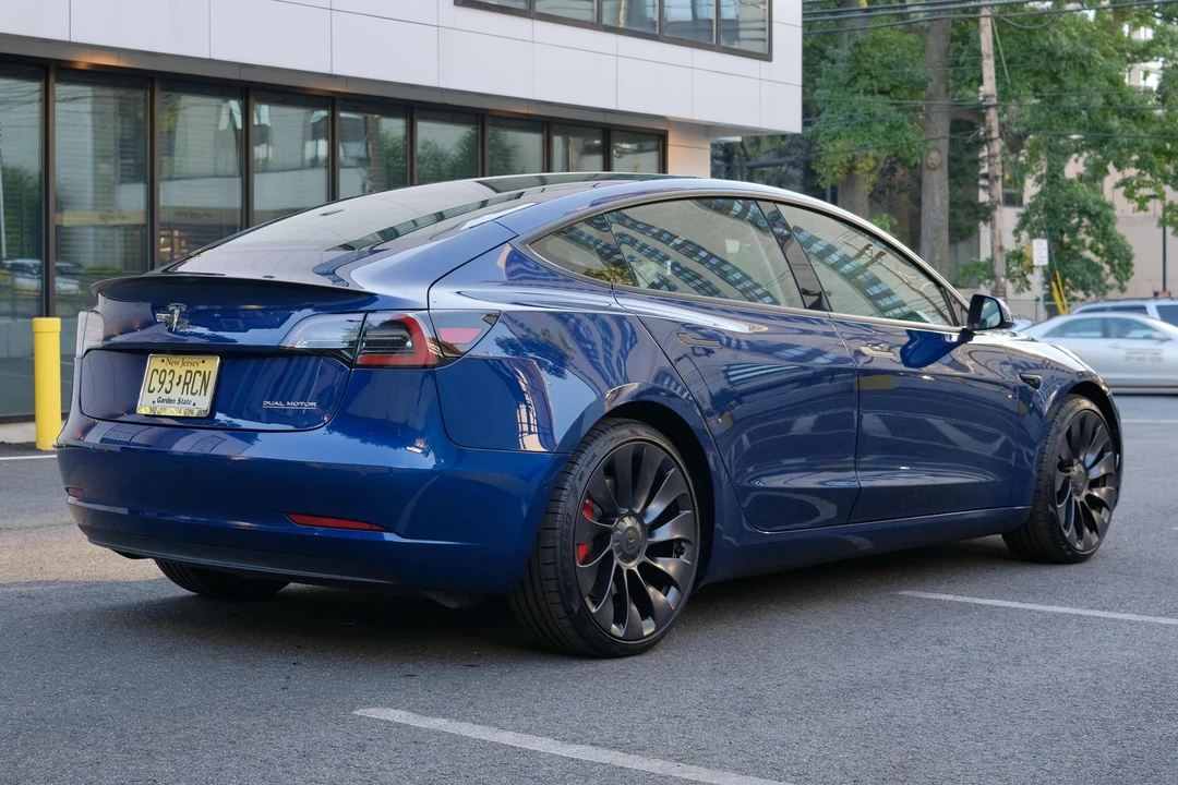2022 Tesla Model 3 Performance - Image 4 of 31