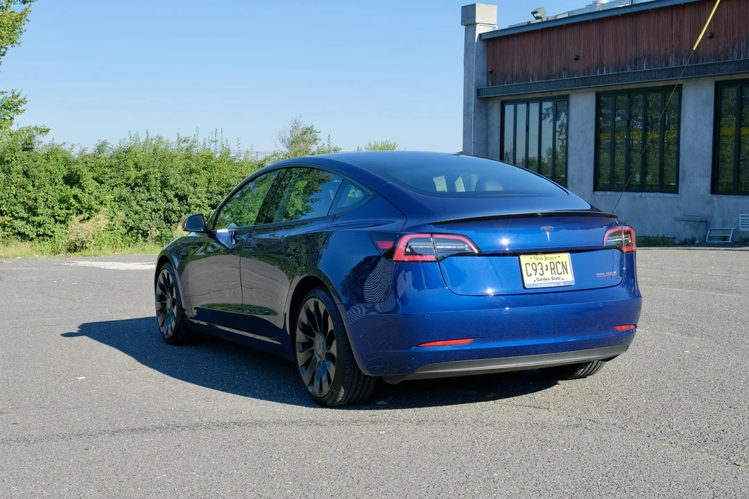 2022 Tesla Model 3 Performance - Image 11 of 31