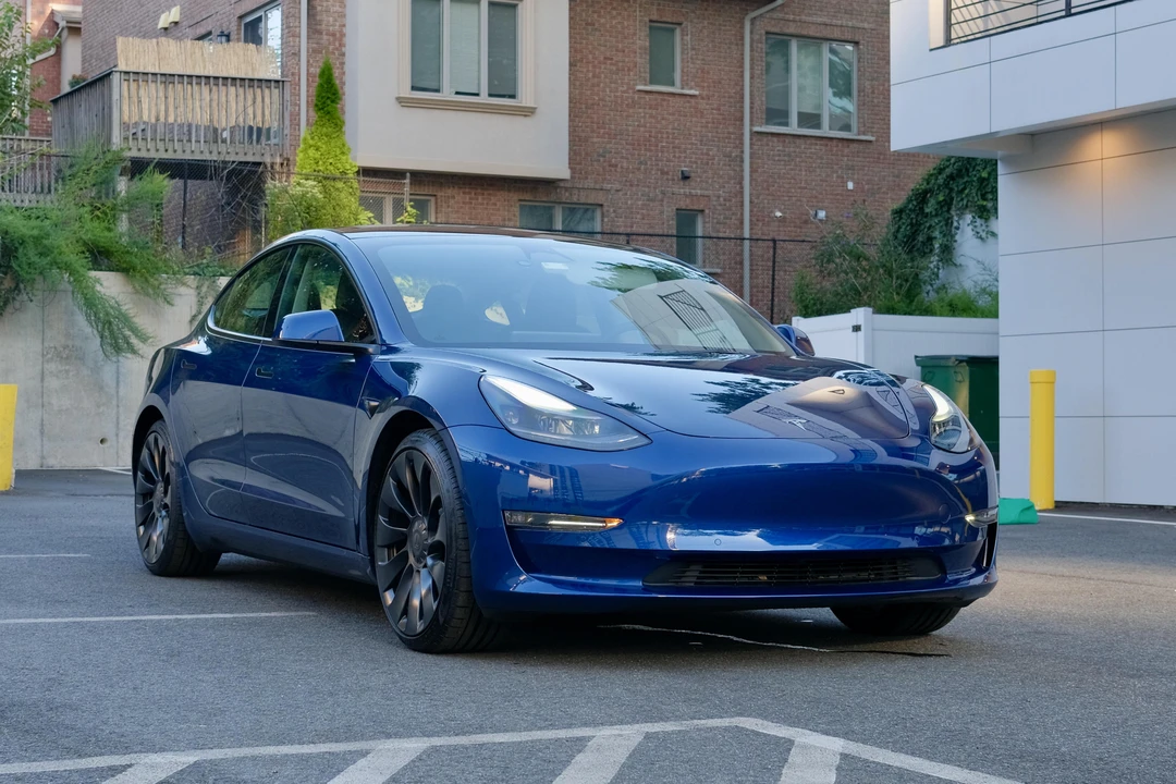 2022 Tesla Model 3 Performance - Image 19 of 31