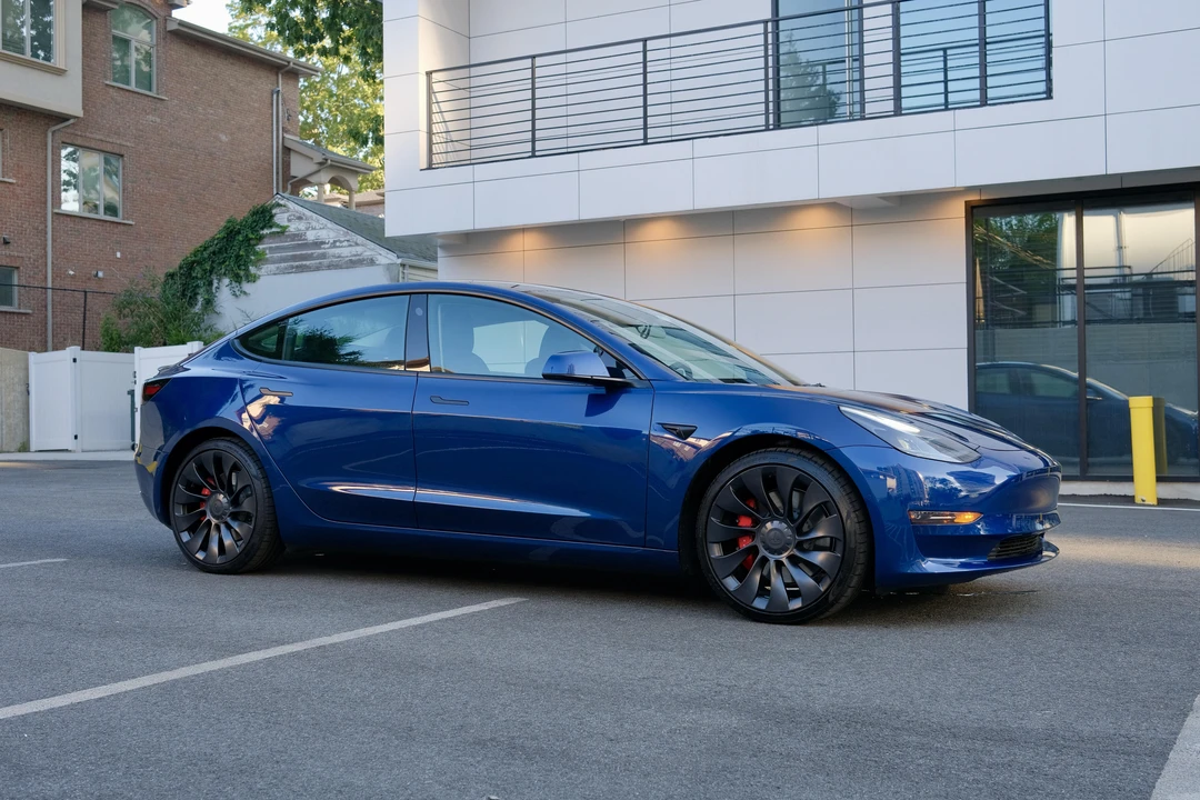 2022 Tesla Model 3 Performance - Image 18 of 31