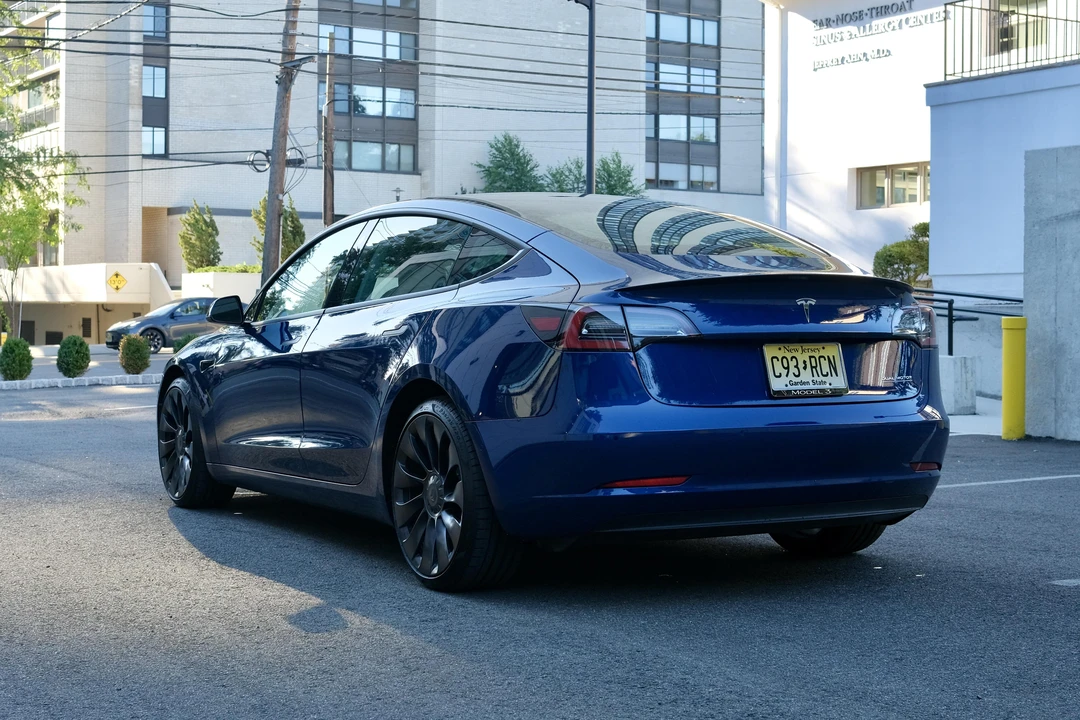 2022 Tesla Model 3 Performance - Image 10 of 31
