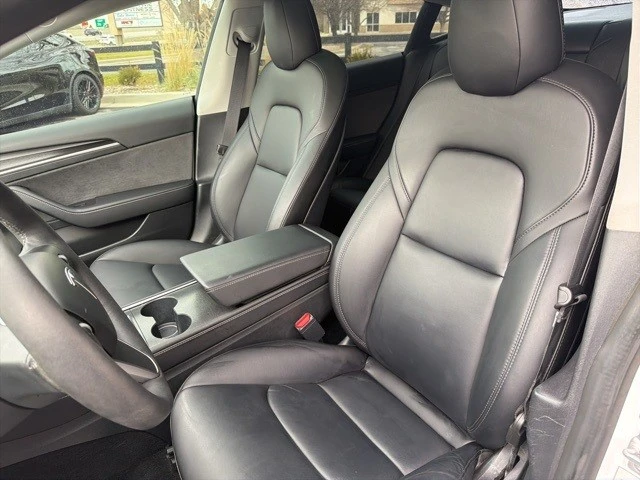 2022 Tesla Model 3 Performance - Image 12 of 21