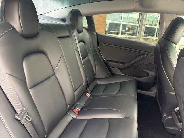 2022 Tesla Model 3 Performance - Image 19 of 21