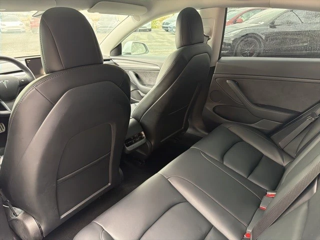 2022 Tesla Model 3 Performance - Image 14 of 21
