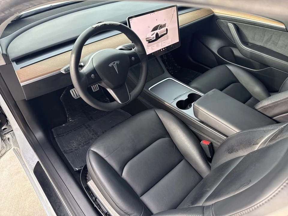 2022 Tesla Model 3 Performance - Image 8 of 21
