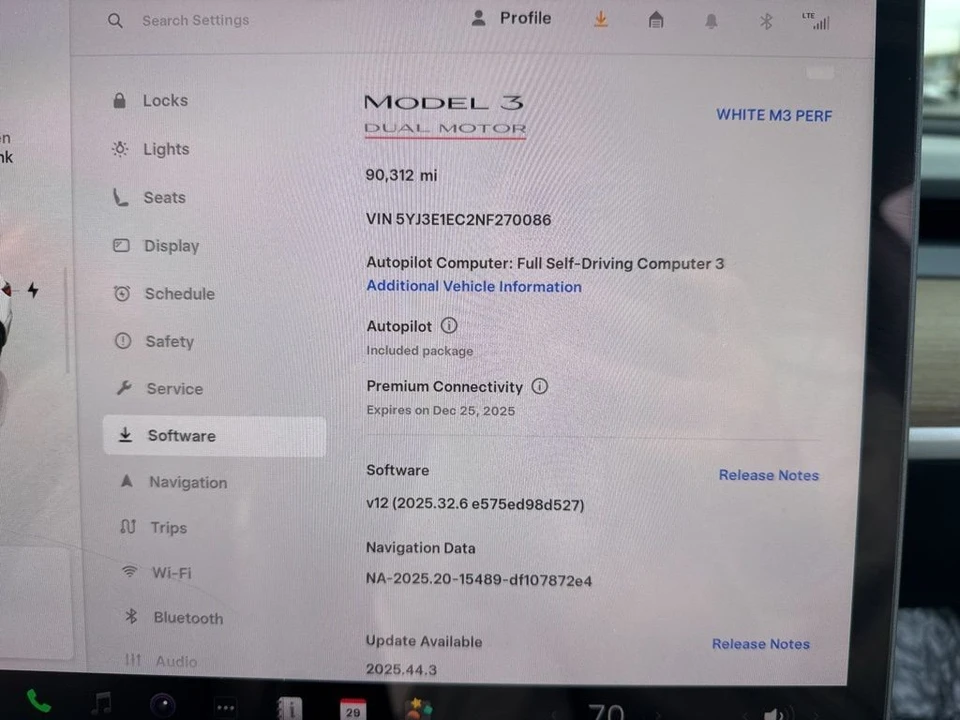 2022 Tesla Model 3 Performance - Image 21 of 21