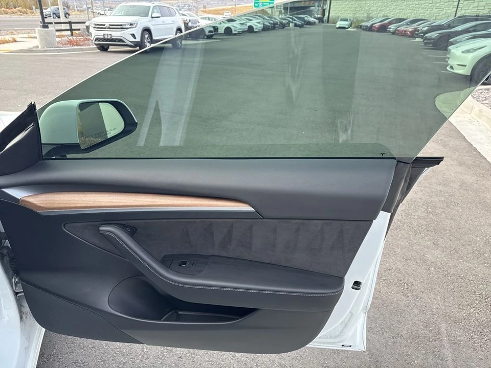 2022 Tesla Model 3 Performance - Image 18 of 21