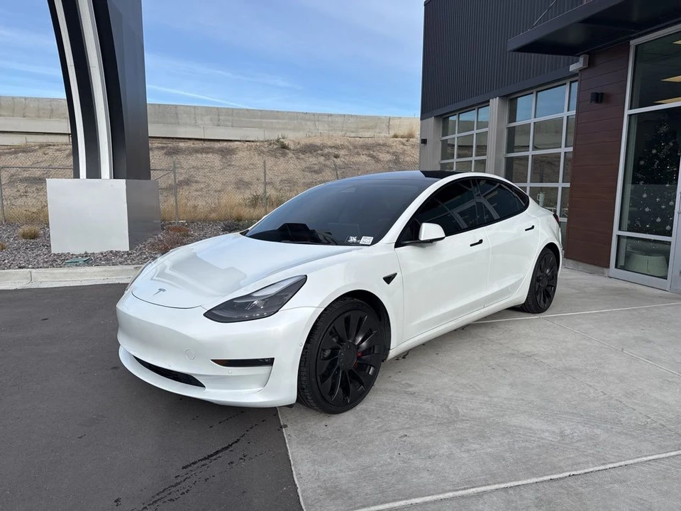 2022 Tesla Model 3 Performance - Image 3 of 21