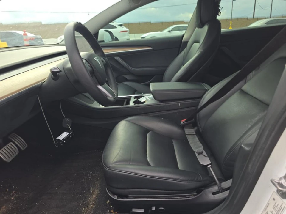 2022 Tesla Model 3 Performance - Image 4 of 5