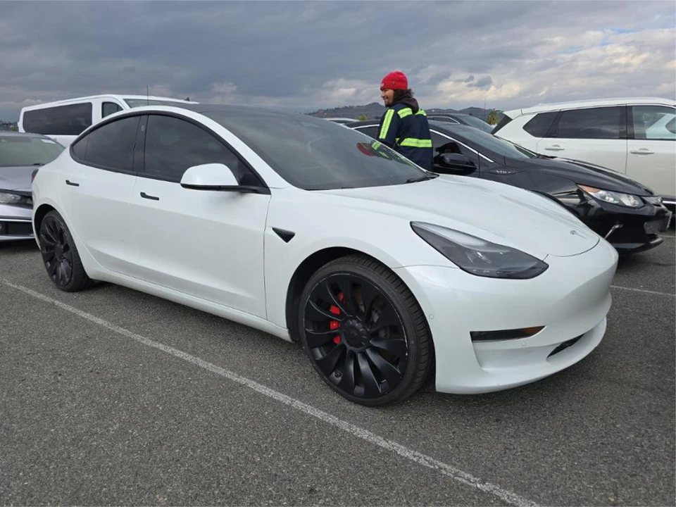 2022 Tesla Model 3 Performance - Image 2 of 5