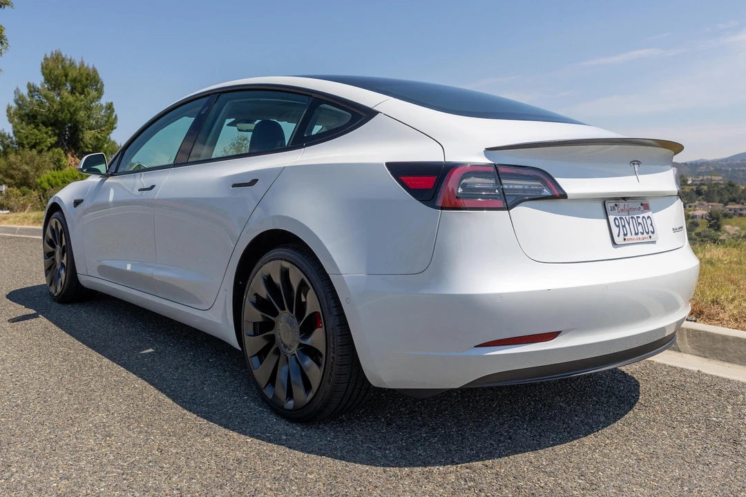2022 Tesla Model 3 Performance - Image 4 of 31