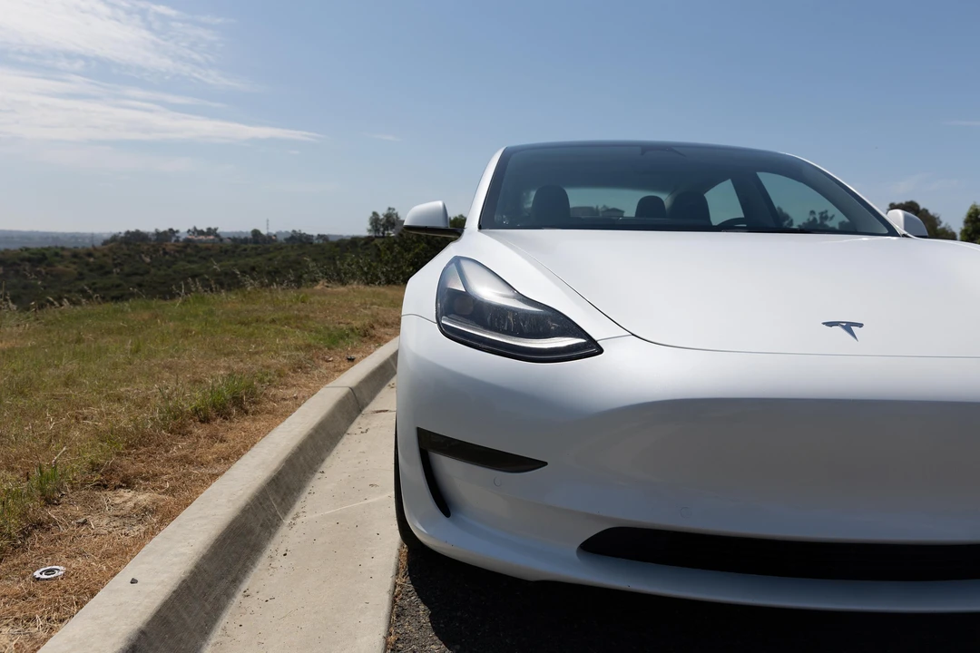 2022 Tesla Model 3 Performance - Image 26 of 31
