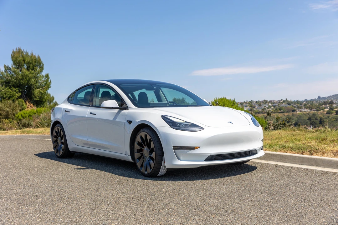 2022 Tesla Model 3 Performance - Image 20 of 31