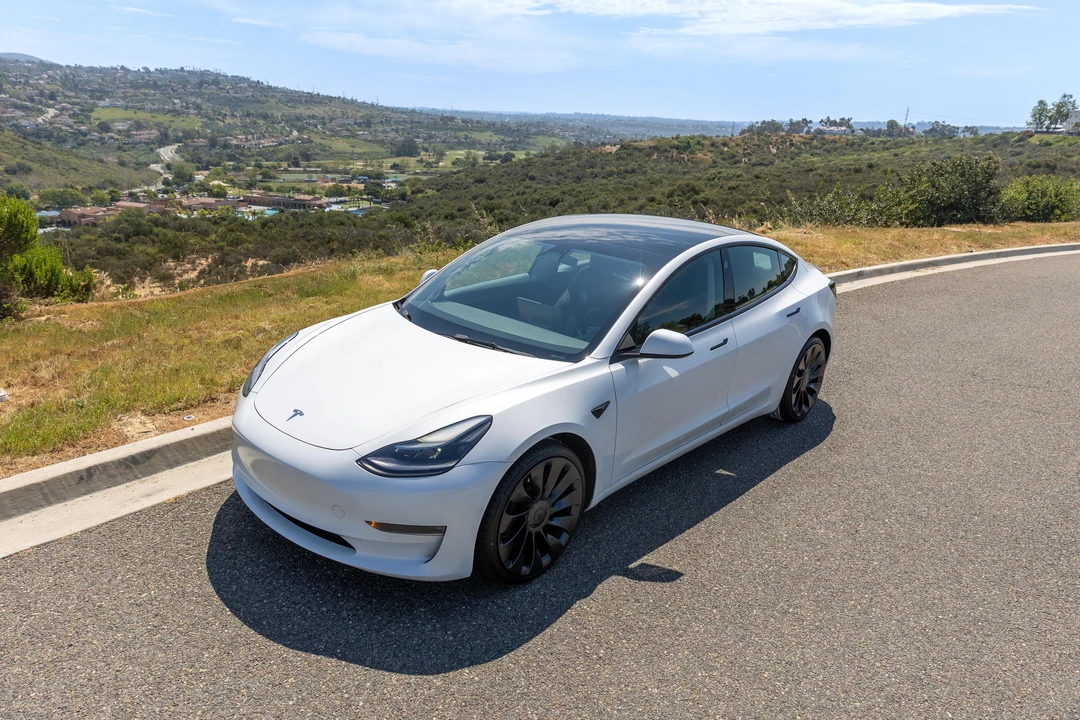 2022 Tesla Model 3 Performance - Image 7 of 31
