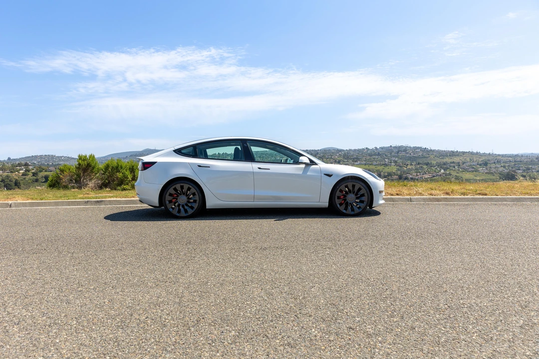 2022 Tesla Model 3 Performance - Image 19 of 31