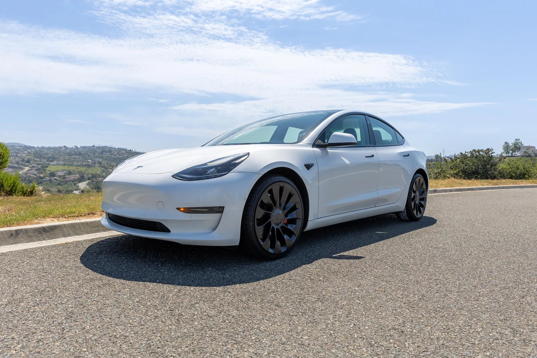 2022 Tesla Model 3 Performance - Image 8 of 31