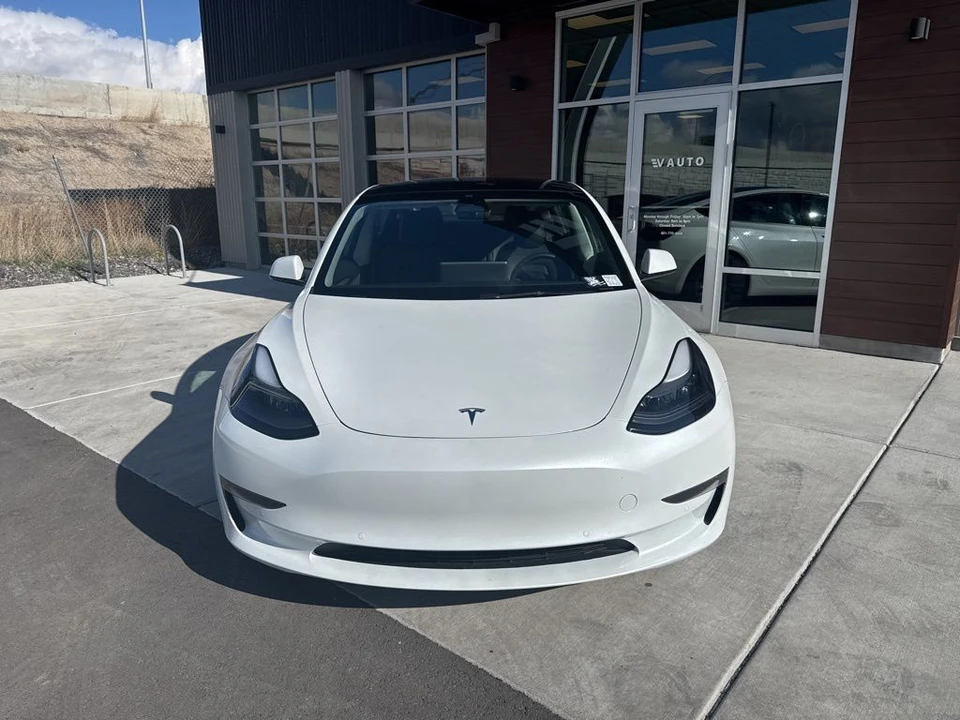 2022 Tesla Model 3 Performance - Image 3 of 21