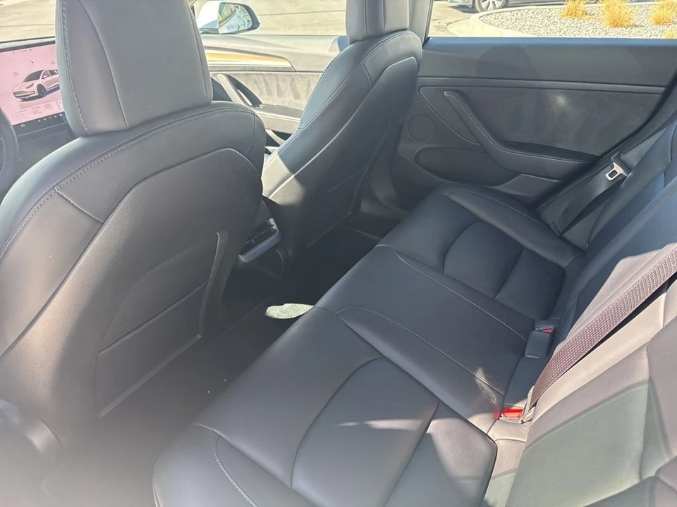 2022 Tesla Model 3 Performance - Image 15 of 21