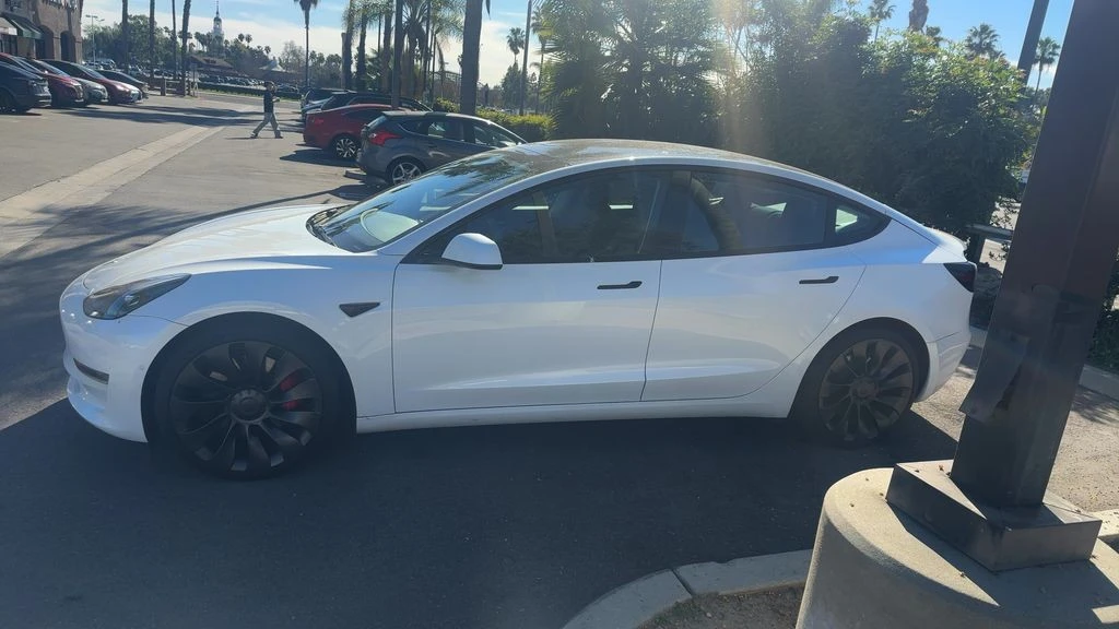 2022 Tesla Model 3 Performance - Image 2 of 8