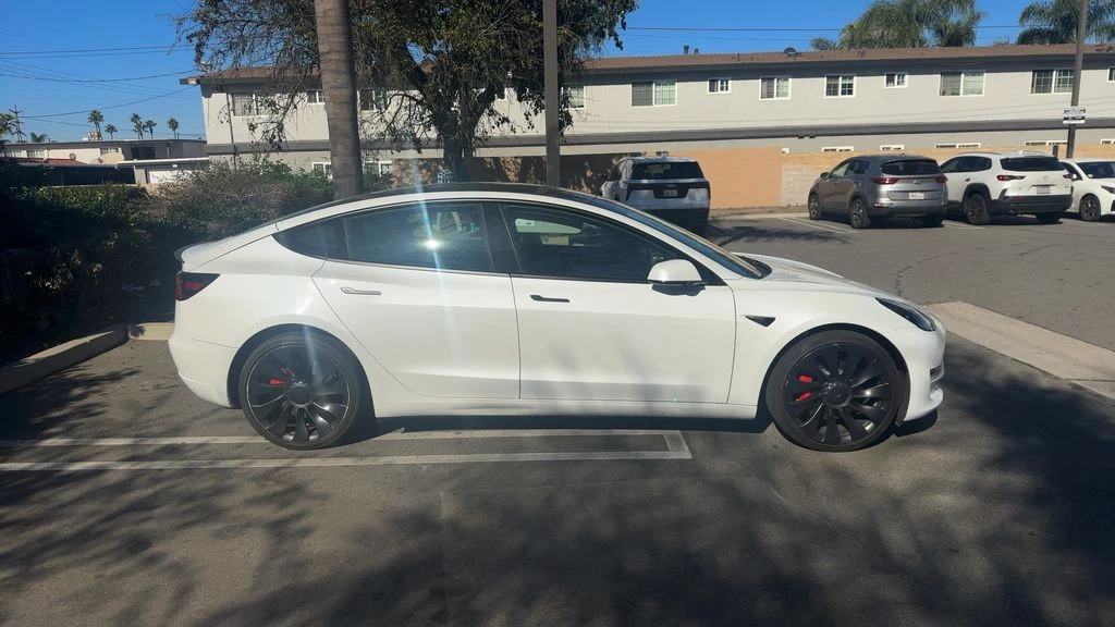 2022 Tesla Model 3 Performance - Image 4 of 8