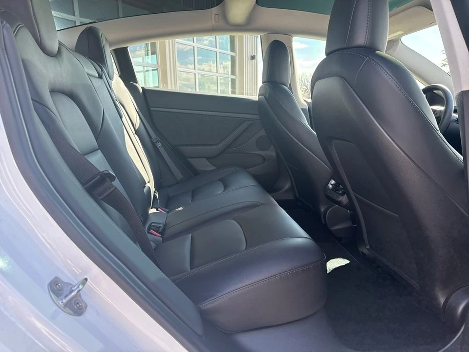 2022 Tesla Model 3 Performance - Image 20 of 21