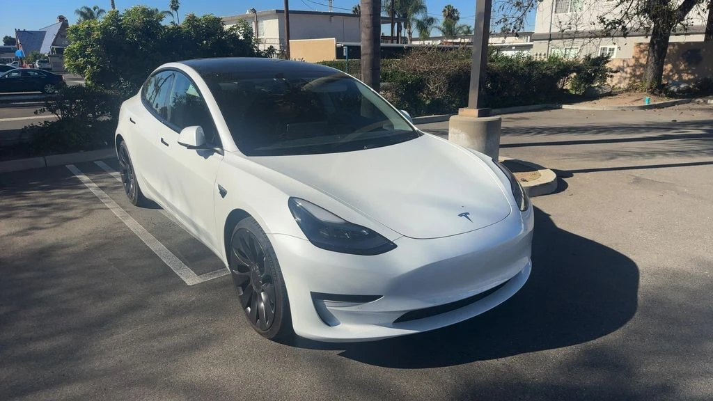 2022 Tesla Model 3 Performance - Image 6 of 8